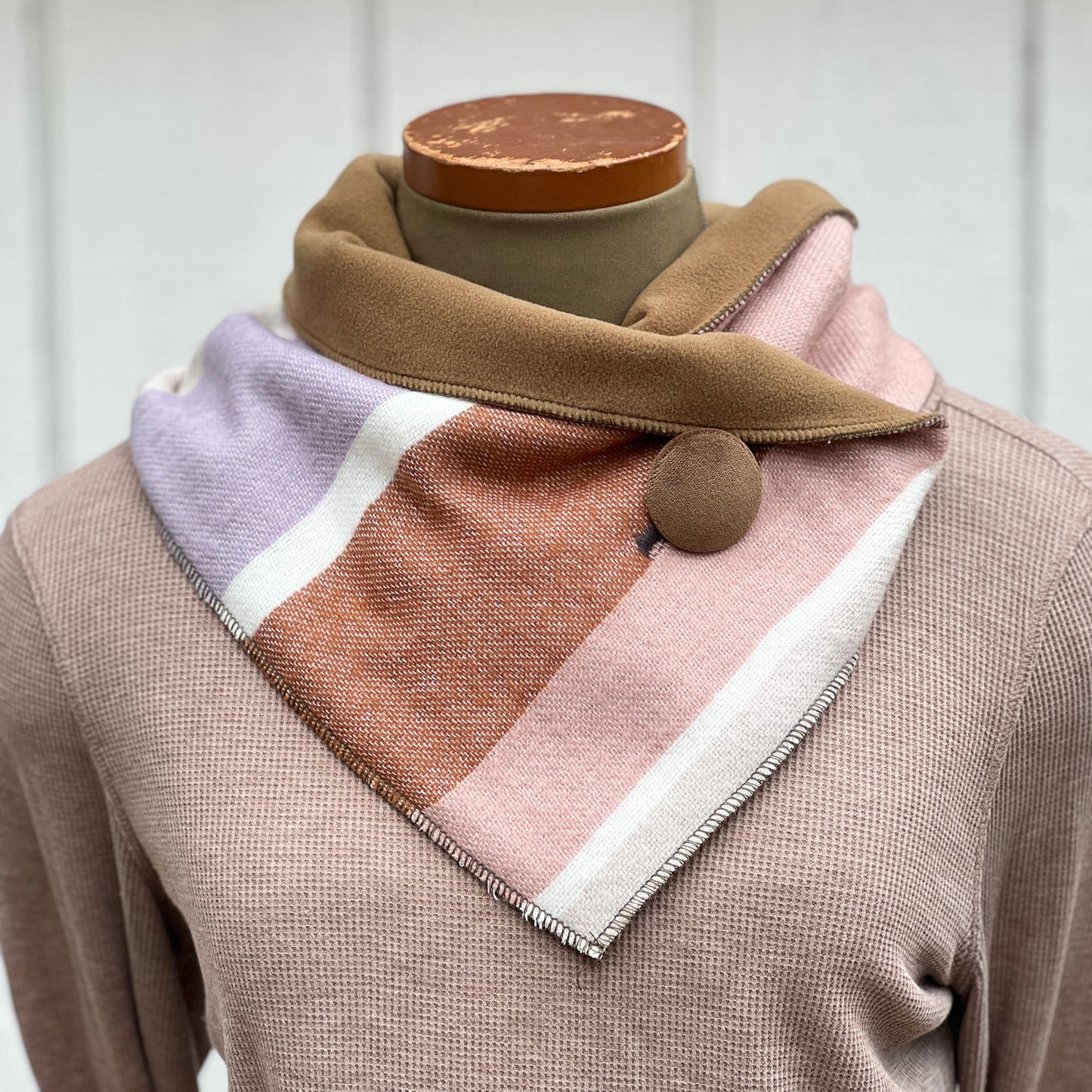 Neutral Neckwarmer