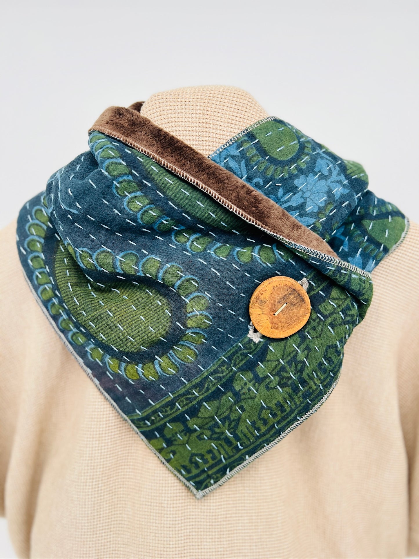 Kantha Paisley Swoosh